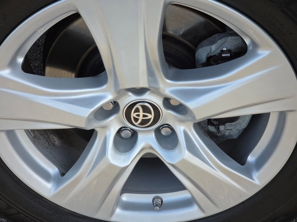 Used 2023 Toyota Highlander L image 17