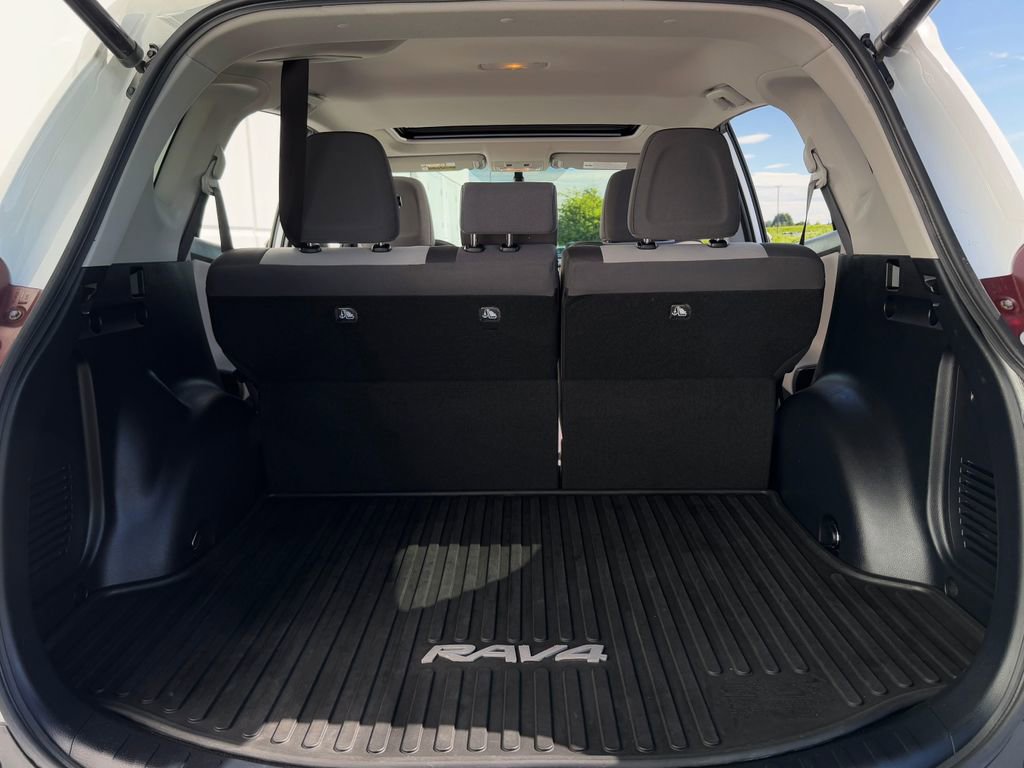Used 2015 Toyota RAV4 XLE AWD/4WD image 21