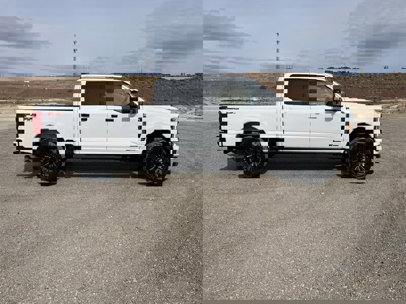 Used 2024 Ford F250 XLT w/ FX4 Off-Road Package image 2