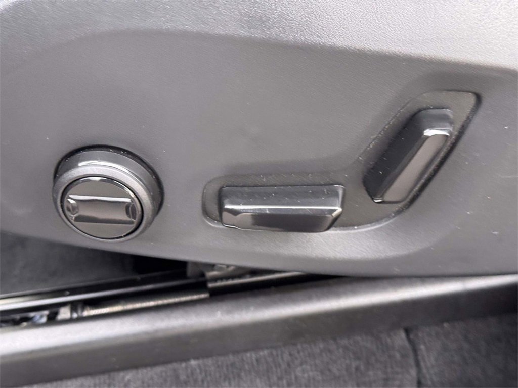 Certified 2024 Volvo XC90 B5 Core w/ Climate Package image 18