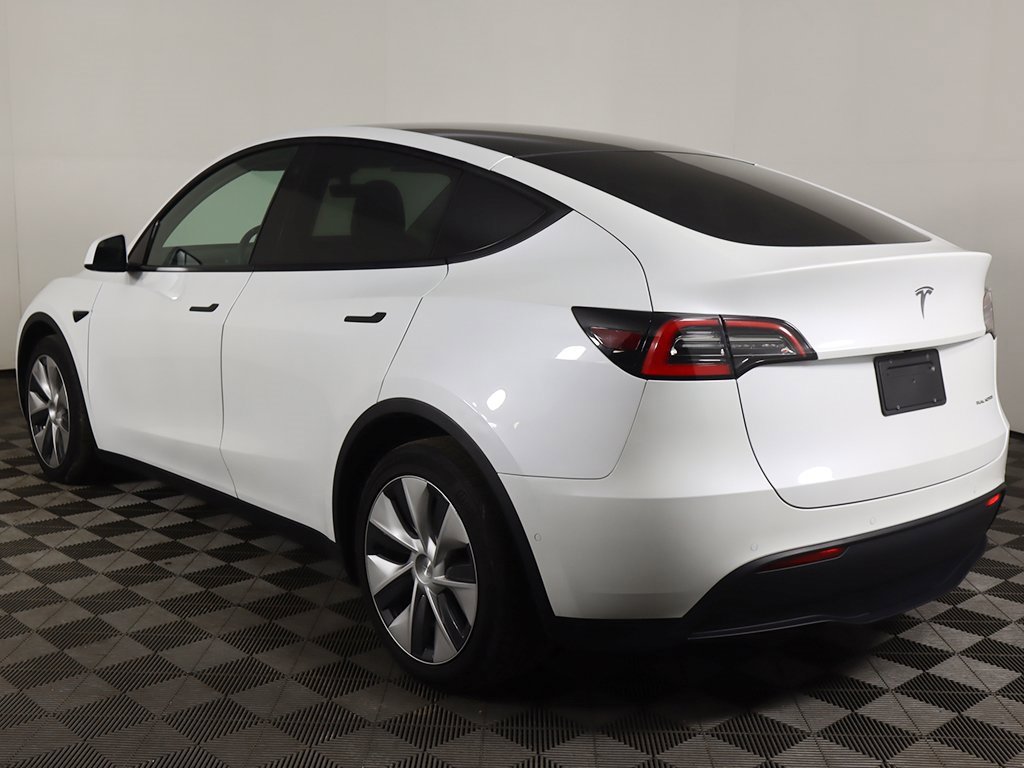 Used 2021 Tesla Model Y Long Range image 9