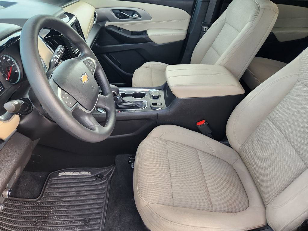 Used 2023 Chevrolet Traverse LS FWD image 14
