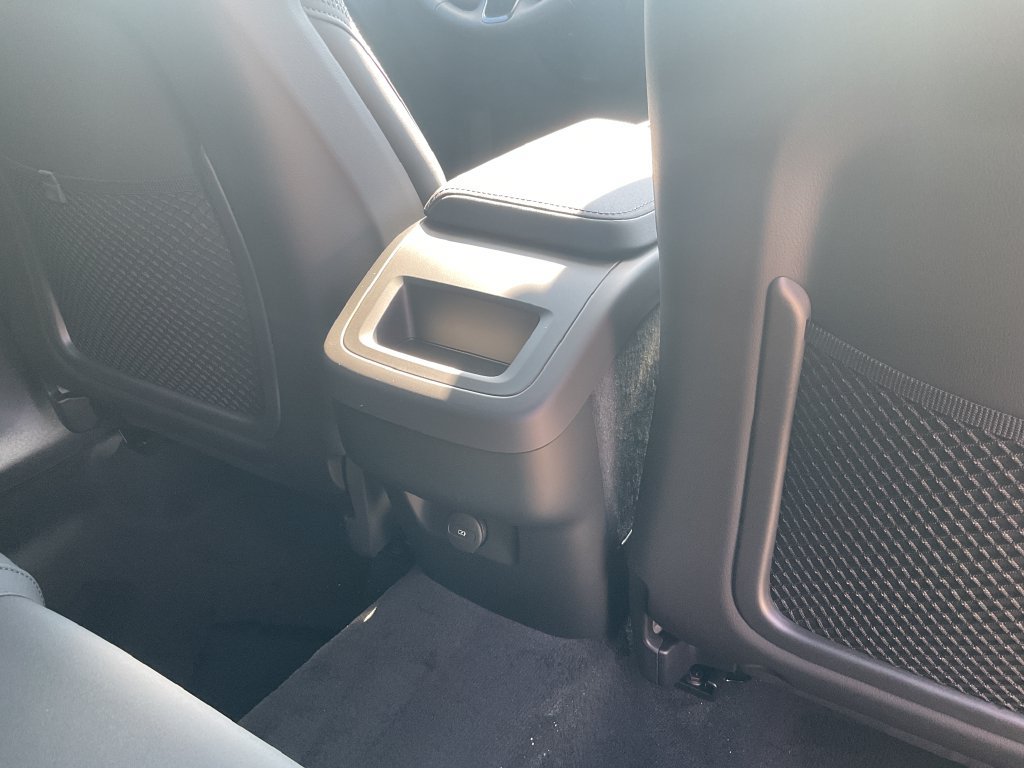 New 2027 Volvo XC60 B5 Core AWD/4WD image 19