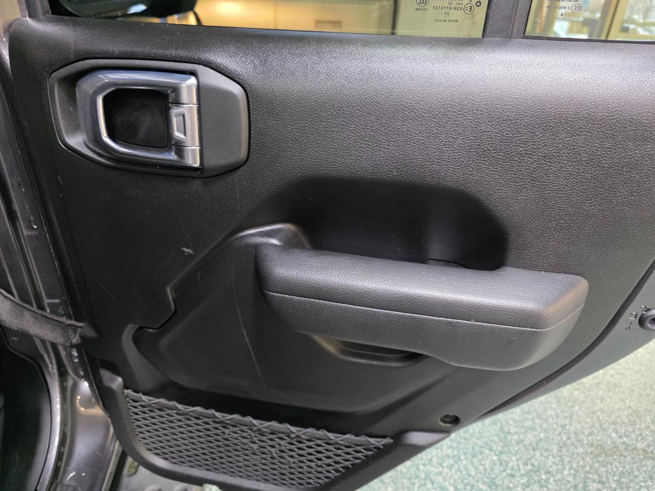 Used 2025 Jeep Gladiator Sport image 25