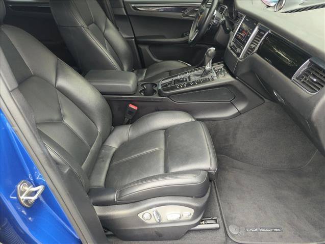 Used 2018 Porsche Macan AWD/4WD image 21
