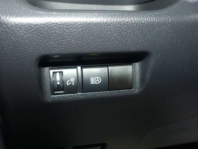 Used 2021 Toyota RAV4 XLE AWD/4WD image 29