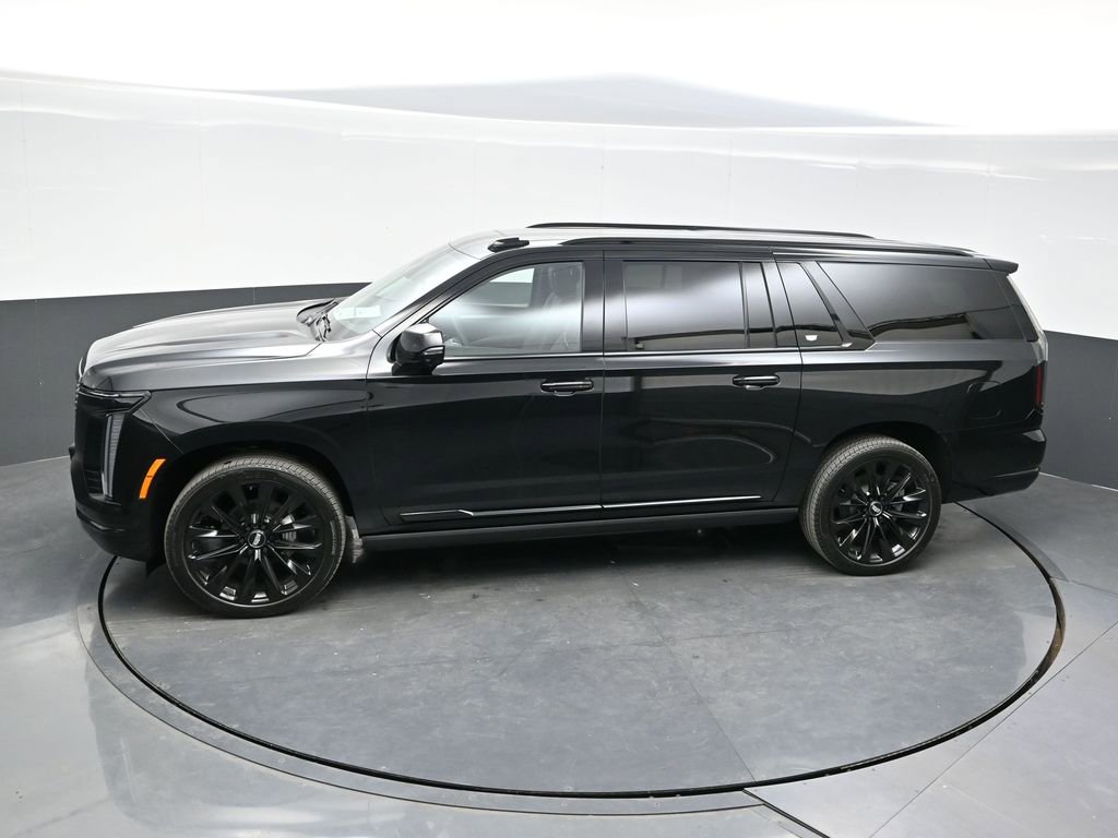 New 2026 Cadillac Escalade ESV Platinum Sport w/ LPO, ONYX Package AWD/4WD image 39