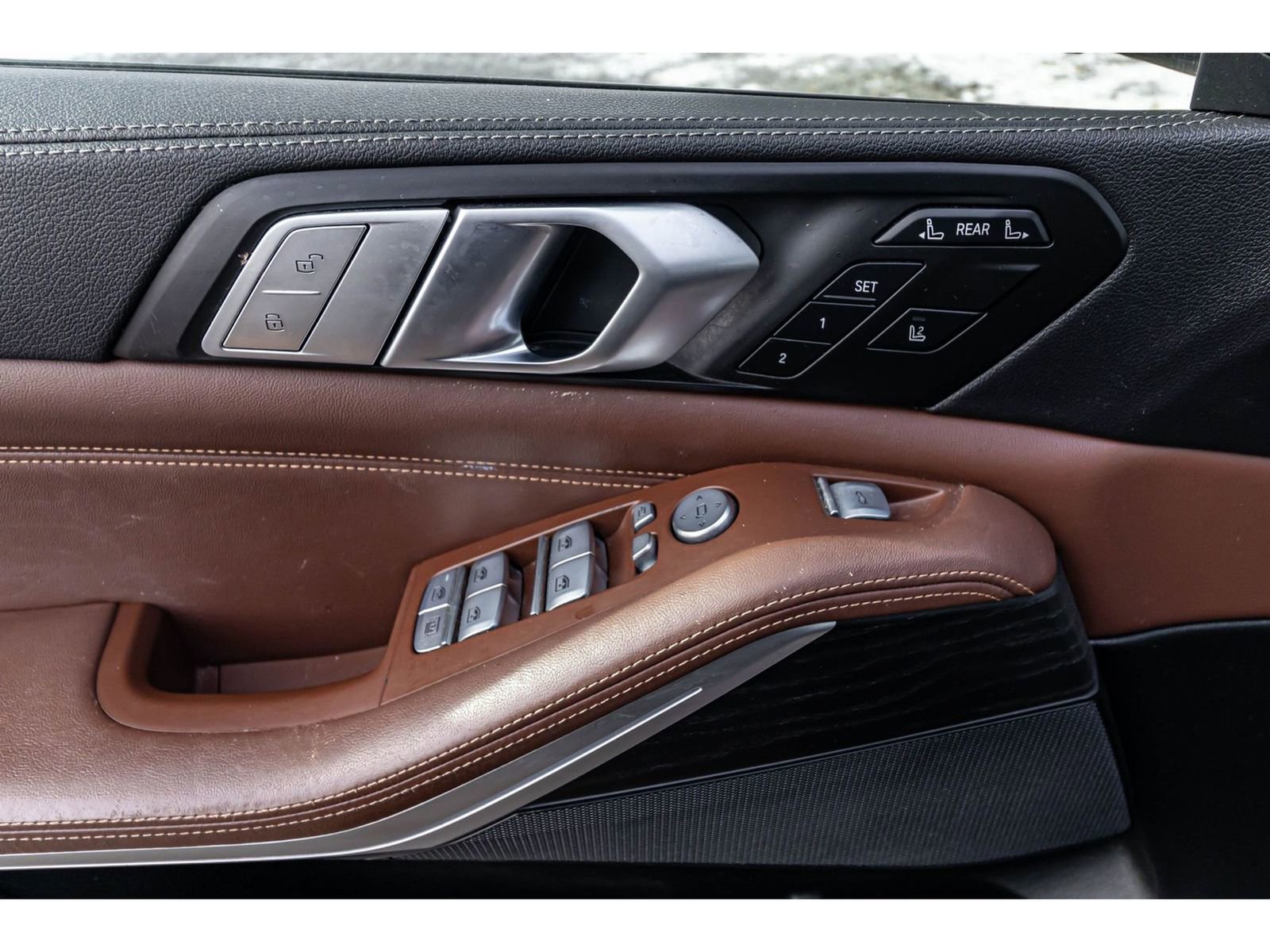 Used 2022 BMW X7 xDrive40i w/ Premium Package image 22