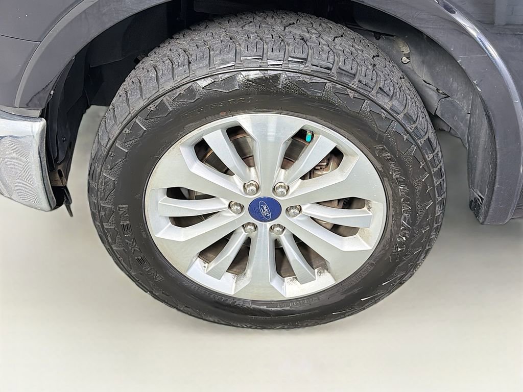 Used 2016 Ford F150 Lariat w/ Equipment Group 501A Mid image 30