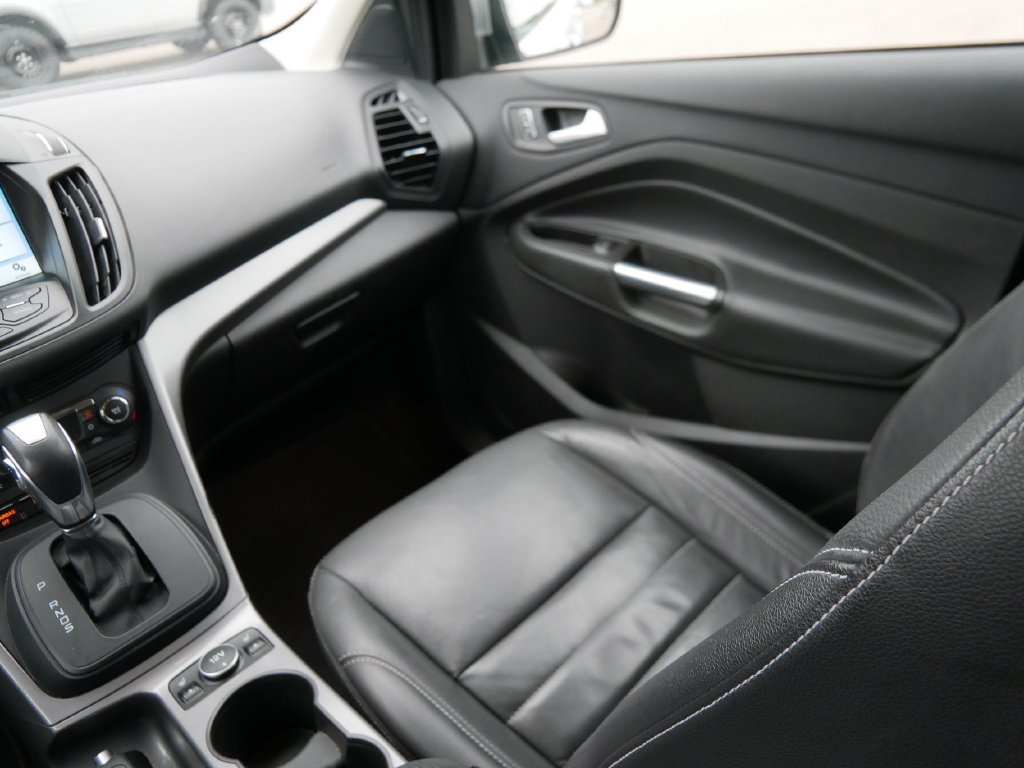 Used 2016 Ford Escape SE w/ SE Leather Comfort Package FWD image 16