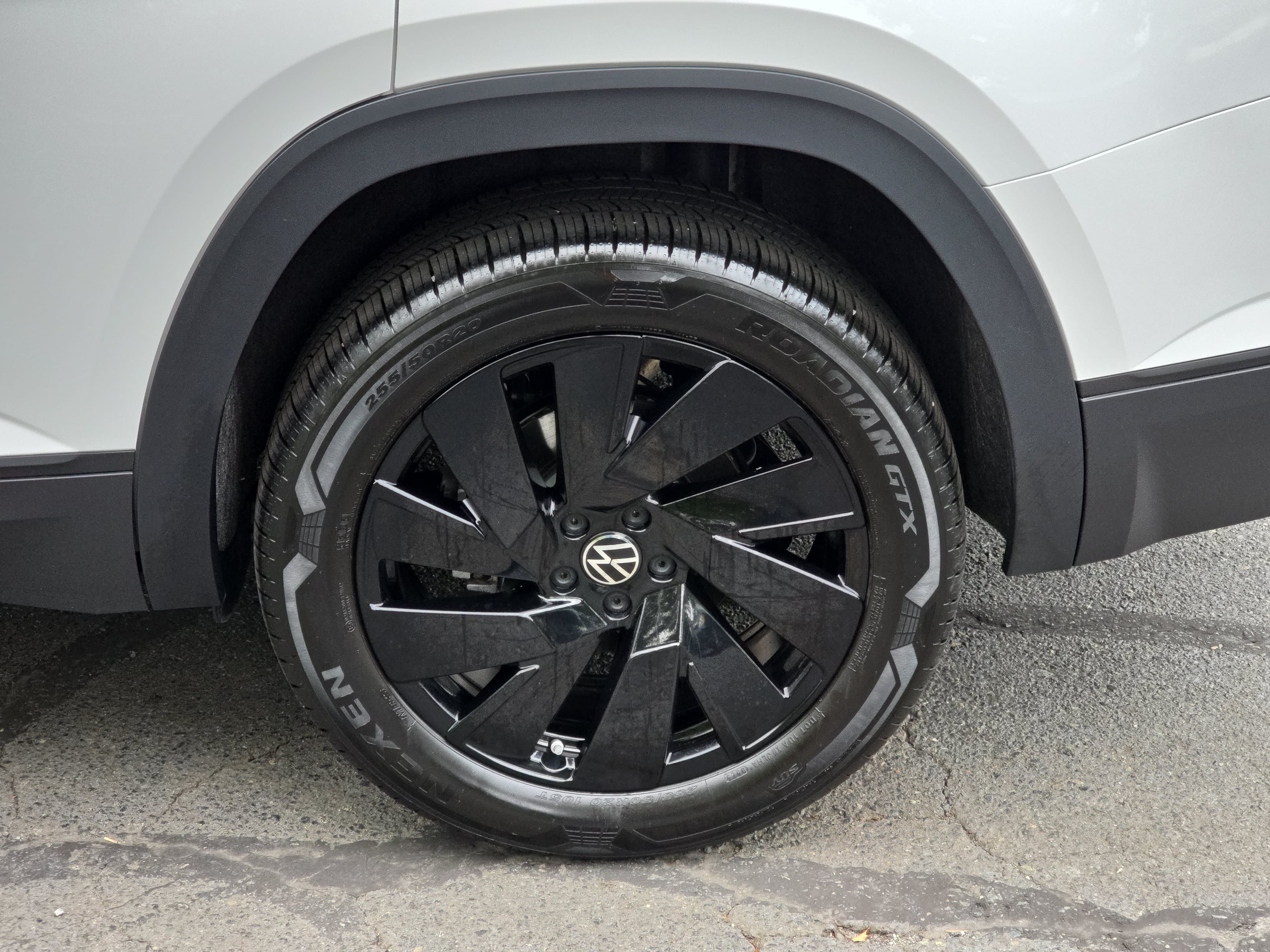Used 2026 Volkswagen Atlas SE w/ Black Wheel Package FWD image 35