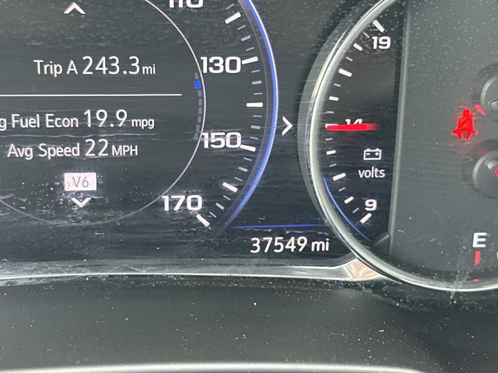 Used 2022 Chevrolet Blazer RS FWD image 19