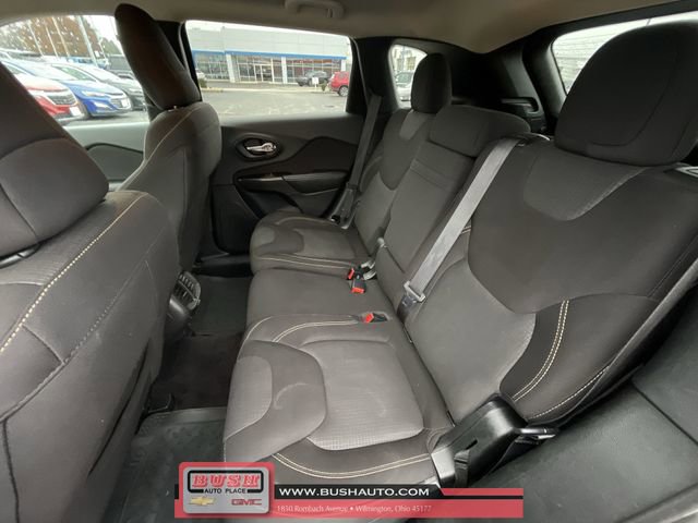 Used 2017 Jeep Cherokee Latitude w/ Comfort & Sound Group image 23