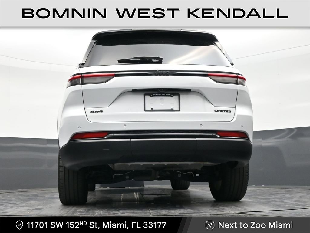 Used 2024 Jeep Grand Cherokee Limited w/ Black Appearance Package image 24