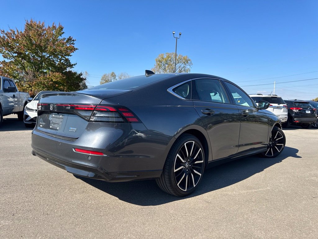 Used 2023 Honda Accord Touring image 11