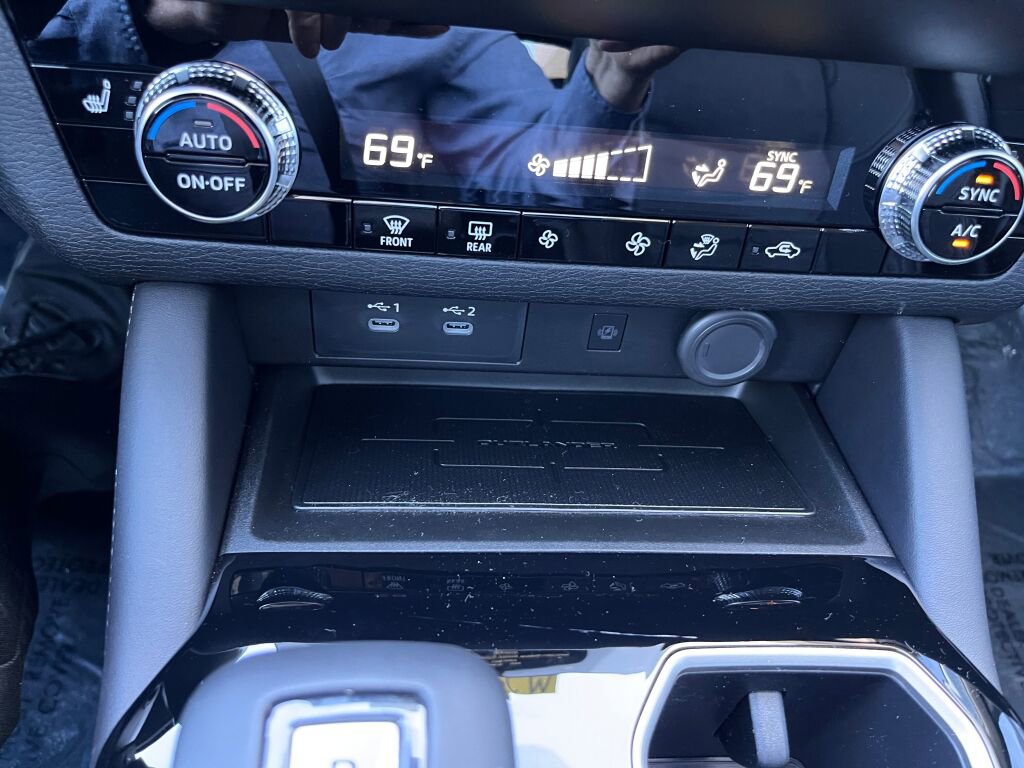 New 2025 Mitsubishi Outlander SE image 16