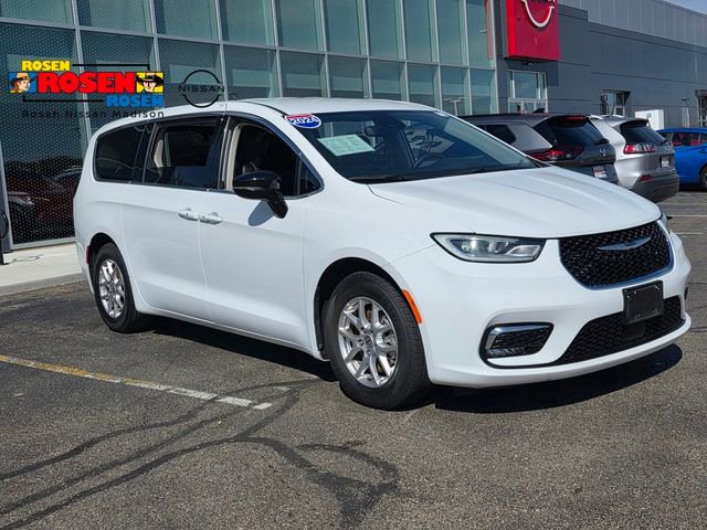 Used 2024 Chrysler Pacifica Touring-L