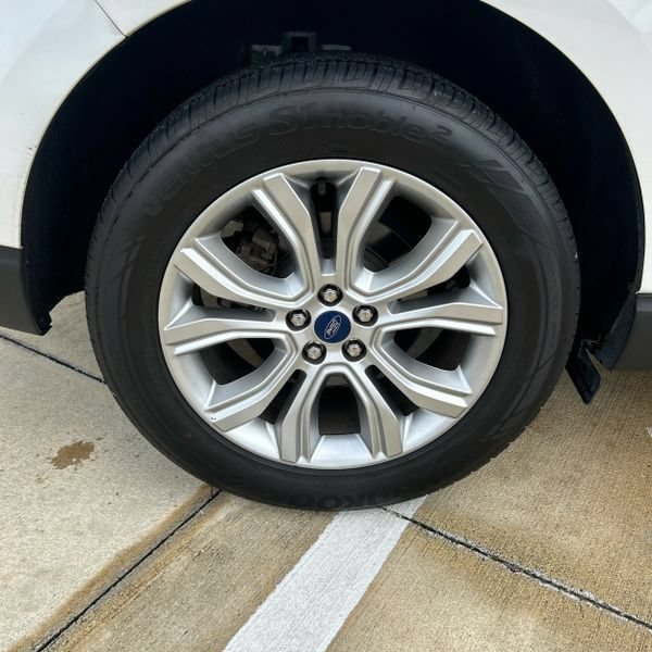 Used 2021 Ford Edge Titanium FWD image 32