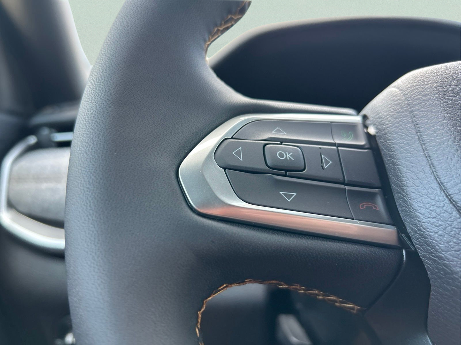 New 2026 Jeep Compass Latitude AWD/4WD image 14