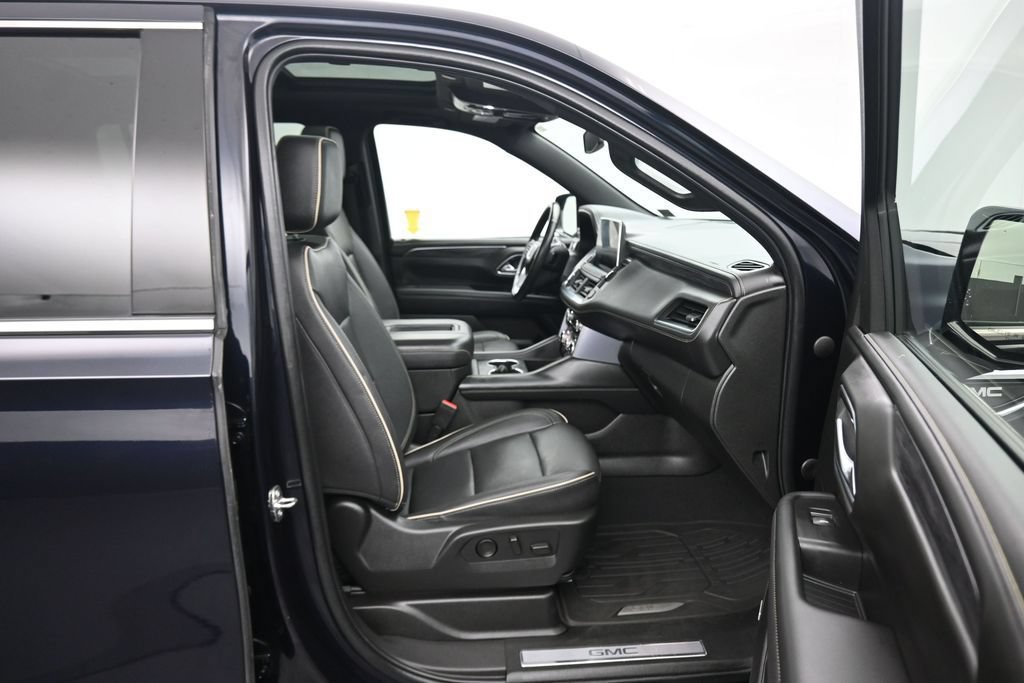 Used 2022 GMC Yukon XL SLT w/ SLT Premium Package AWD/4WD image 61