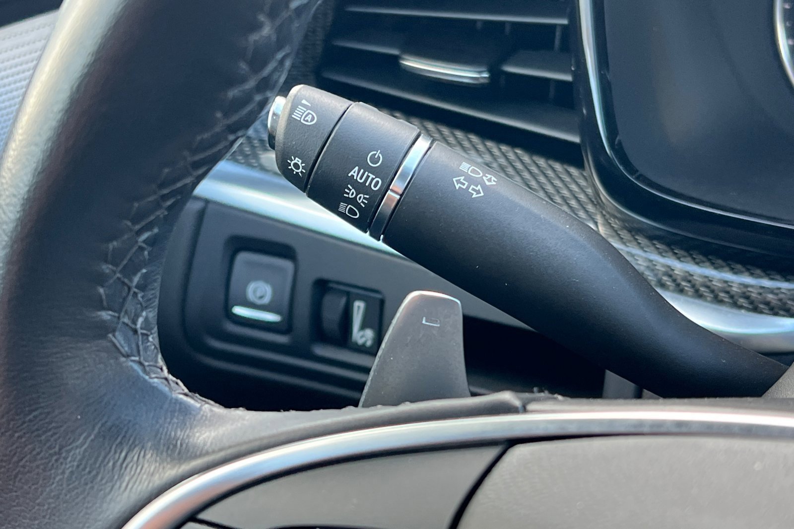 Used 2022 Cadillac XT5 Sportv w/ LPO, ONYX Package image 36