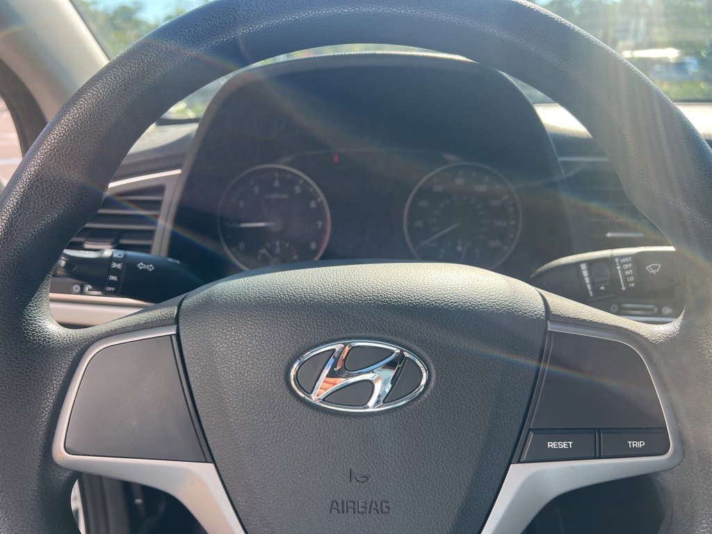 Used 2018 Hyundai Elantra SE image 32