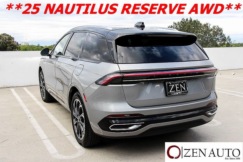 Used 2025 Lincoln Nautilus Reserve image 8