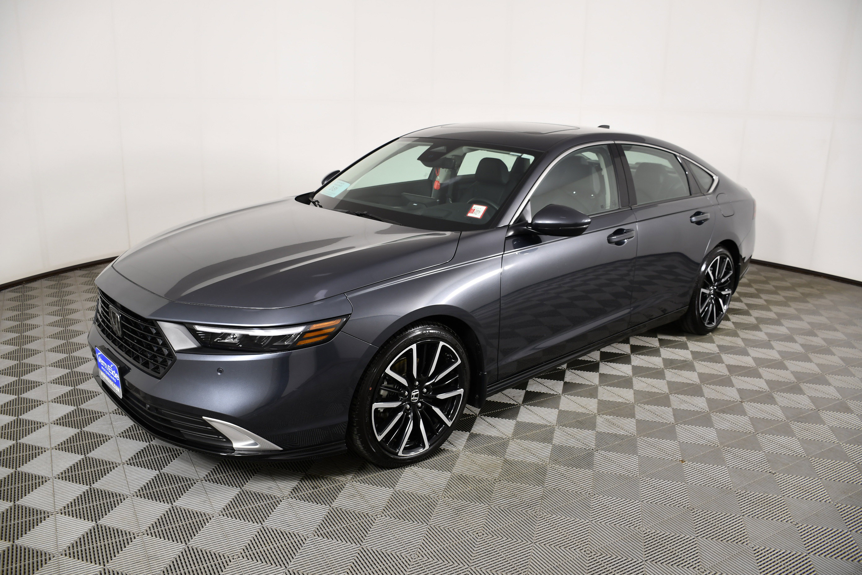 Certified 2025 Honda Accord Touring image 9
