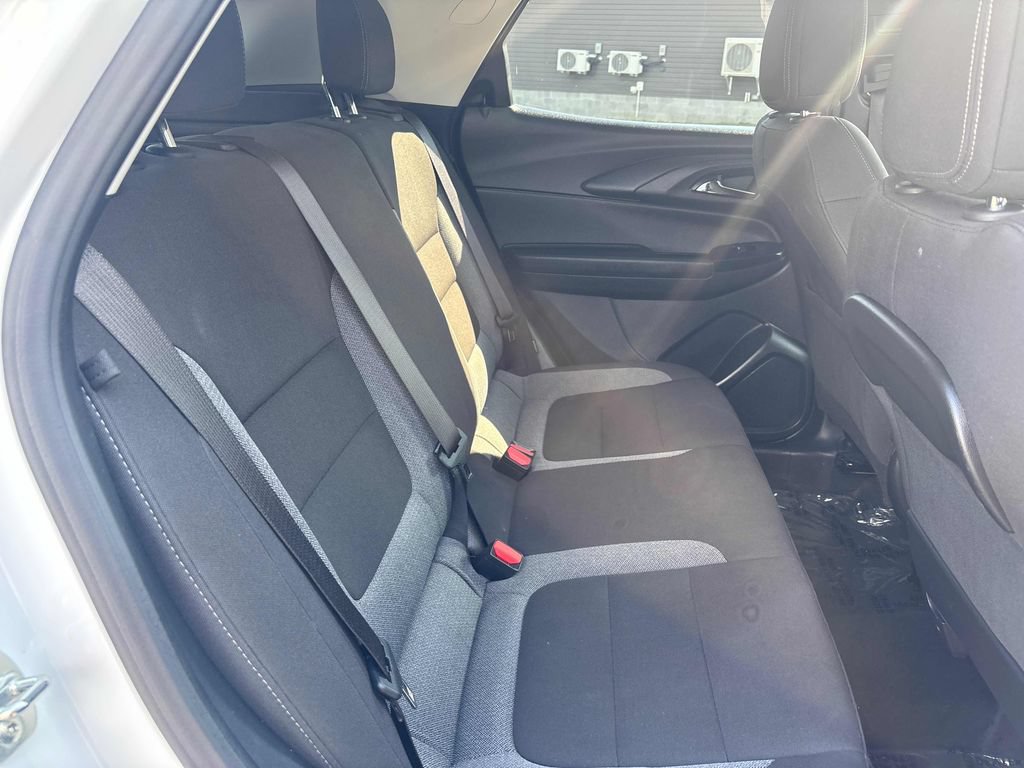 Used 2025 Chevrolet TrailBlazer LT AWD/4WD image 24