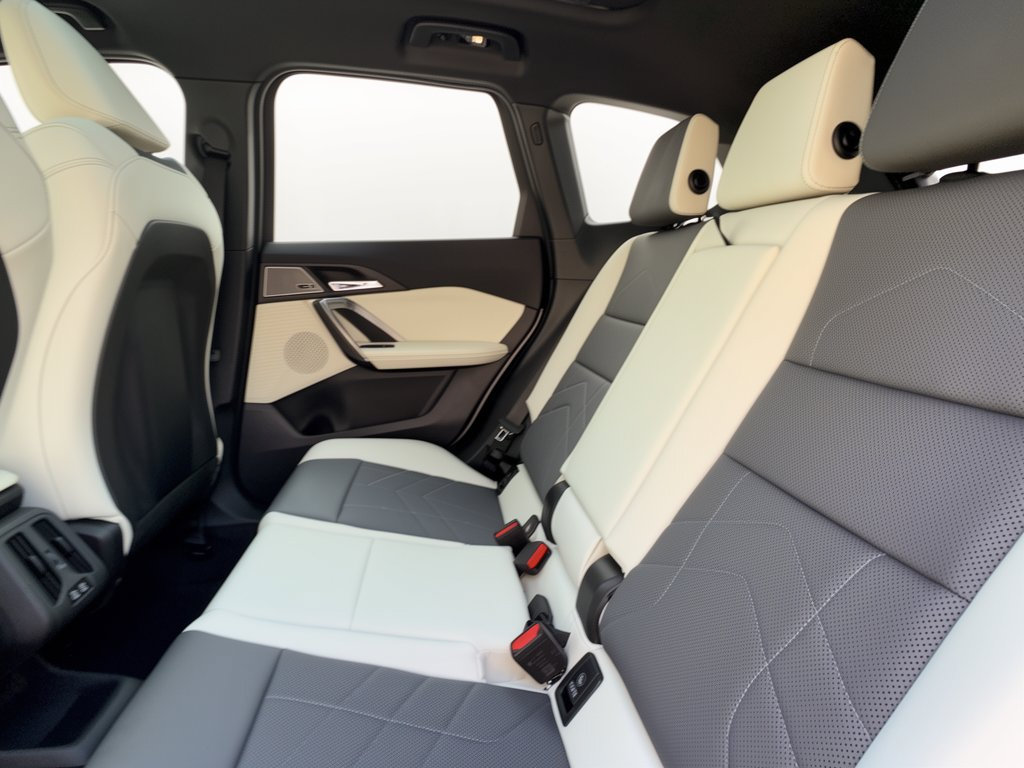 New 2027 BMW X1 xDrive28i AWD/4WD image 24