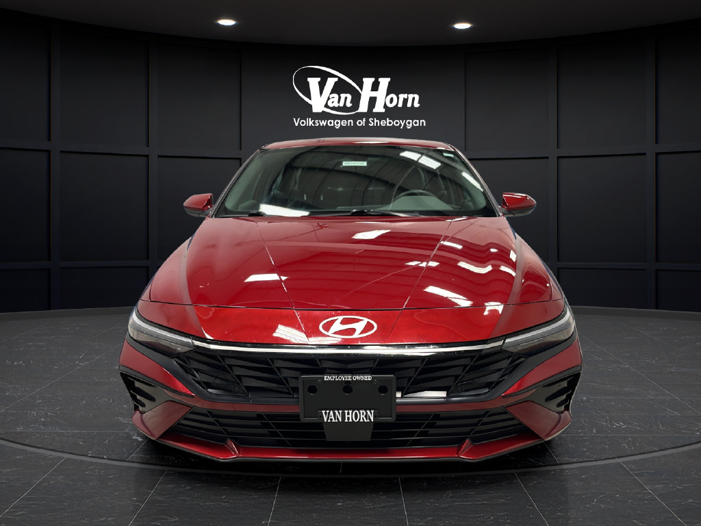 Used 2025 Hyundai Elantra SEL FWD image 2