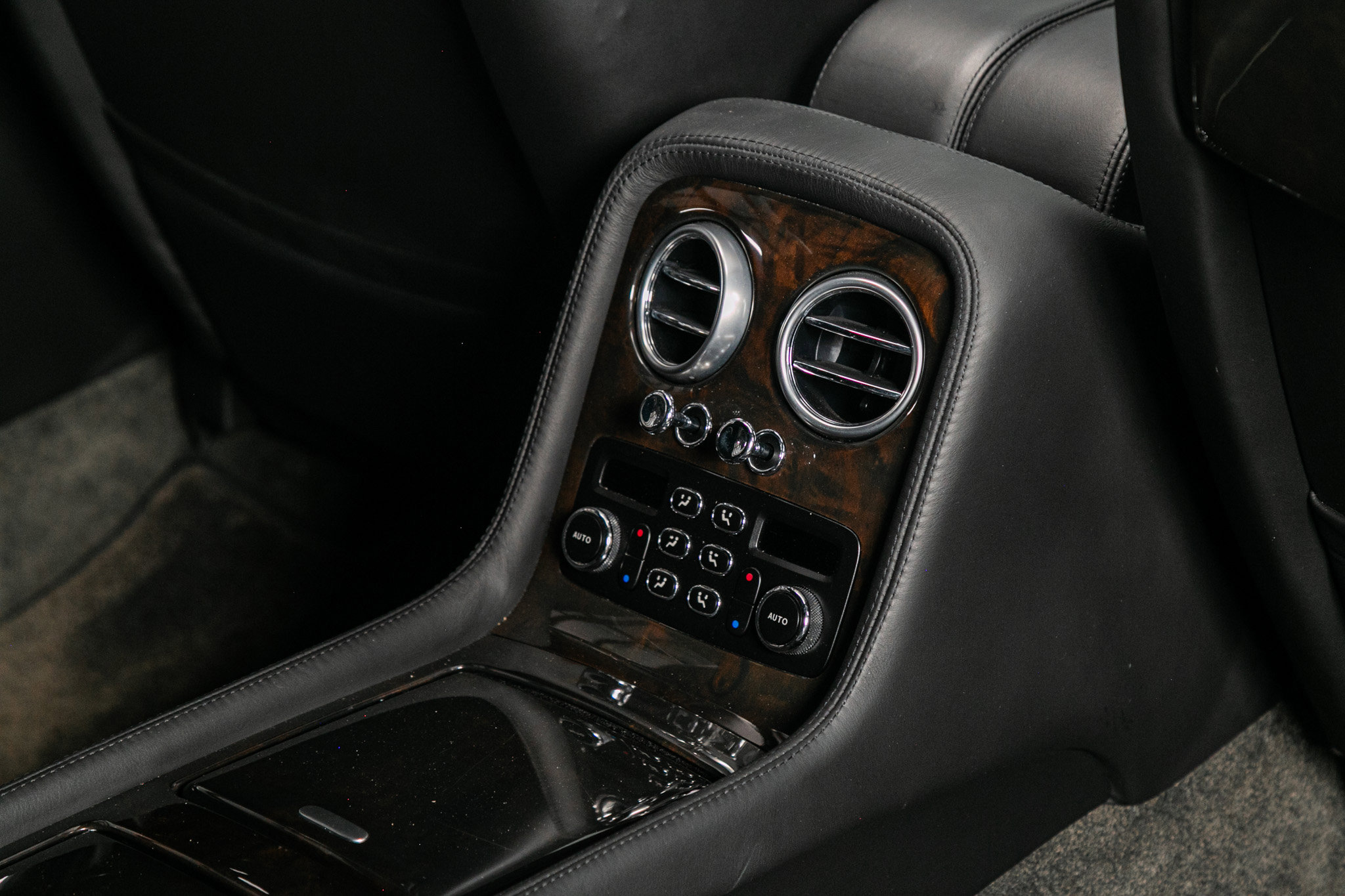 Used 2009 Bentley Flying Spur Flying Spur Speed w/ Convenience Specification Pkg image 32