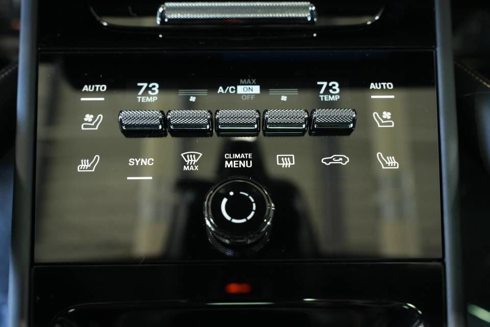 Certified 2025 Porsche Cayenne GTS image 23