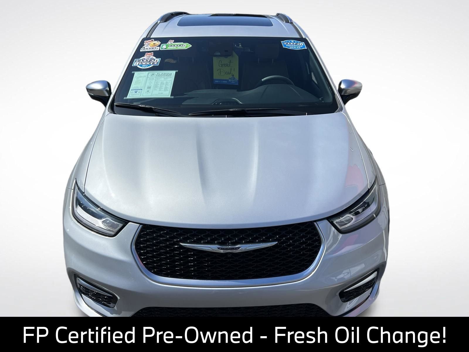 Used 2023 Chrysler Pacifica Pinnacle FWD image 5