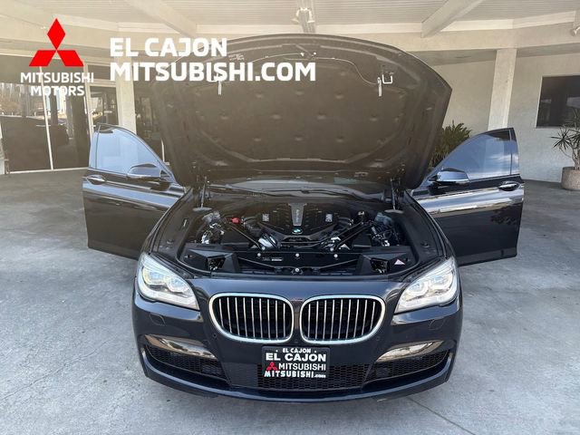 Used 2015 BMW 750Li w/ M Sport Edition image 25