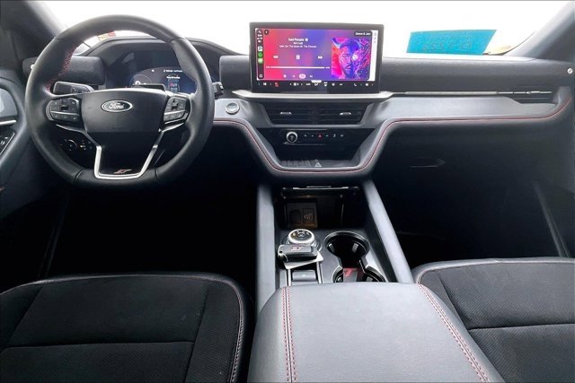 Used 2025 Ford Explorer ST image 7
