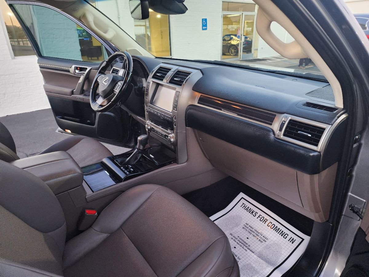 Used 2021 Lexus GX 460 Premium w/ Premium Package image 14
