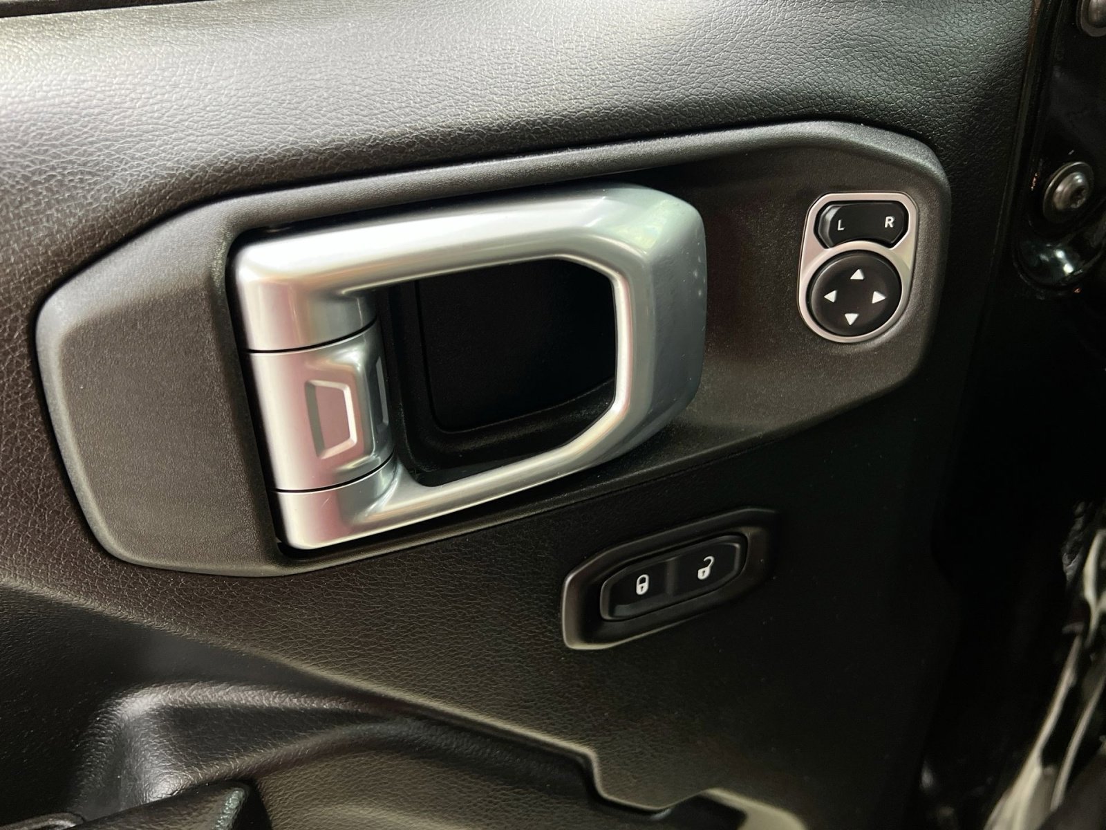 Used 2019 Jeep Wrangler Unlimited Sport S image 19