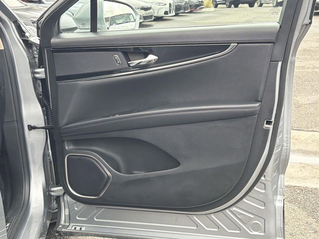 Used 2023 Lincoln Nautilus Reserve image 29