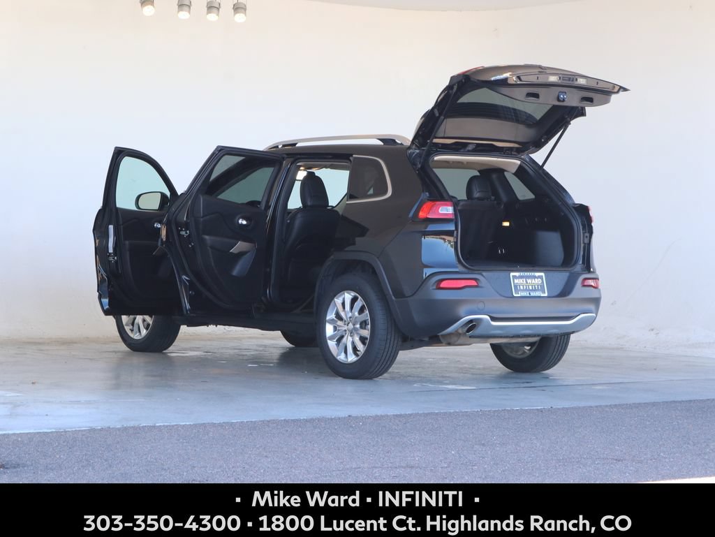 Used 2017 Jeep Cherokee Limited AWD/4WD image 4