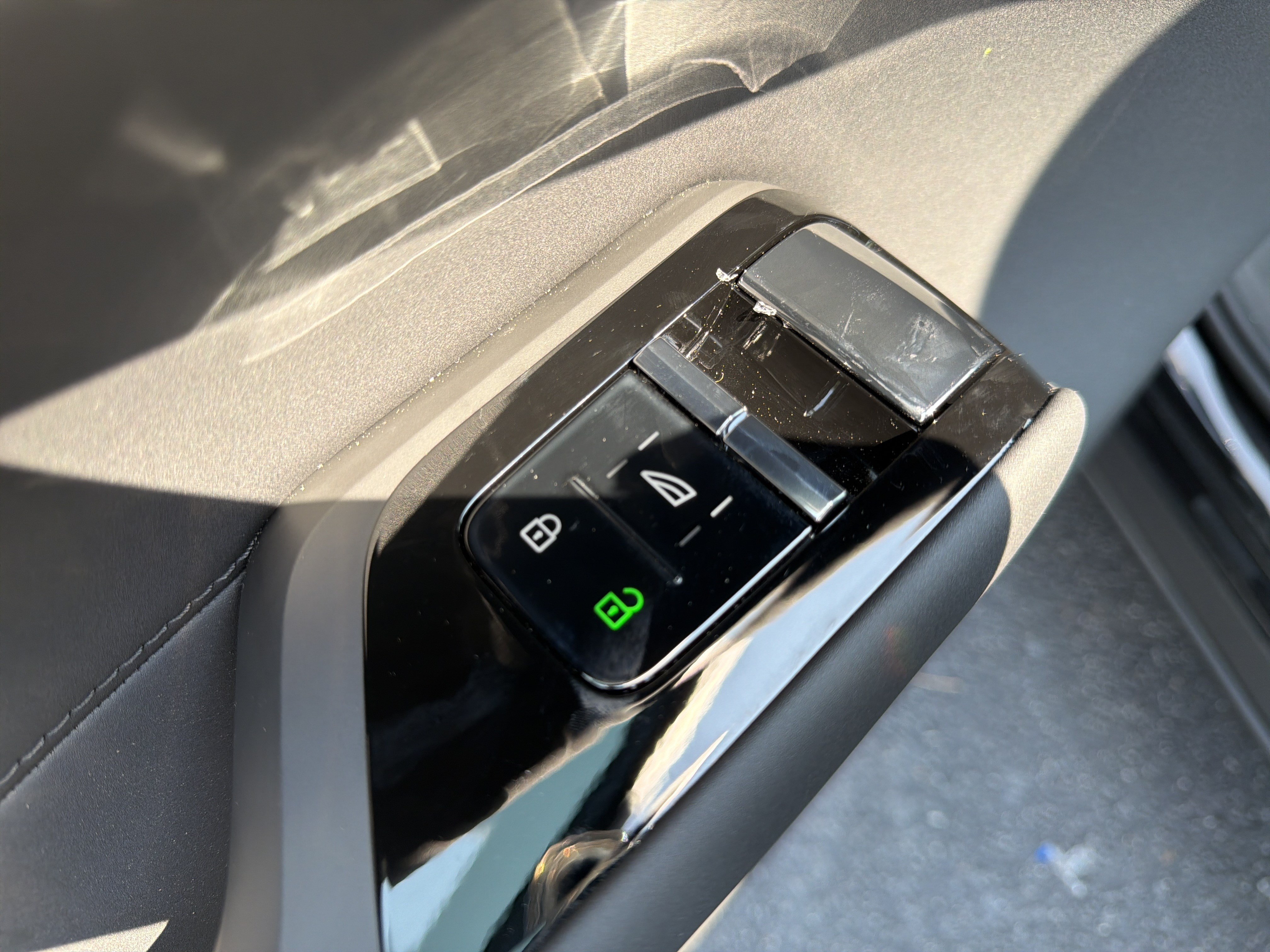 New 2026 Volvo EX90 Ultra AWD/4WD image 14