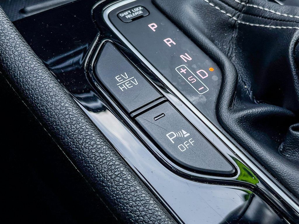 Used 2022 Kia Niro EX Premium image 43