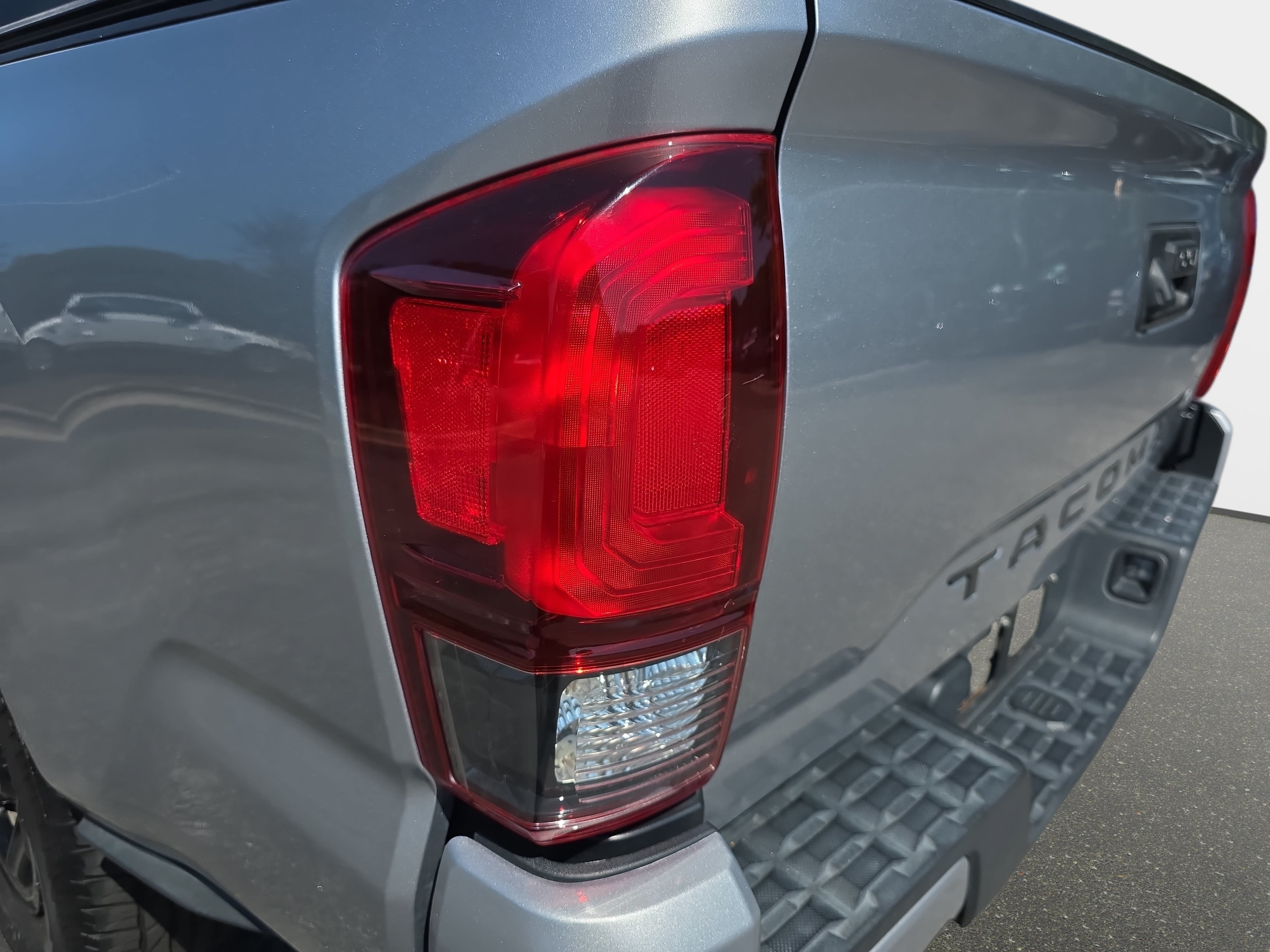 Used 2019 Toyota Tacoma SR w/ SR Convenience Package RWD image 30