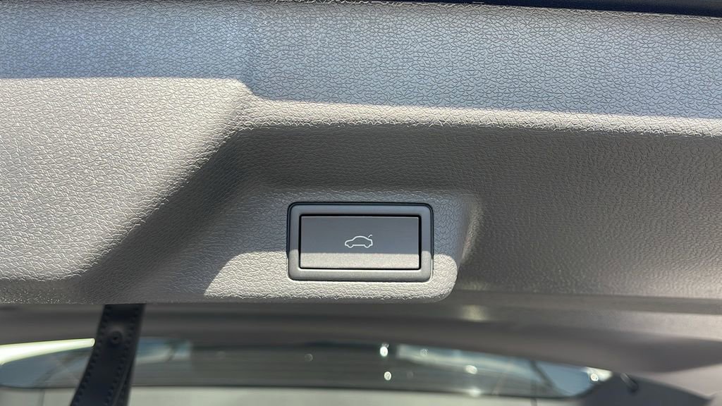 New 2025 Volkswagen ID. Buzz Pro S image 27