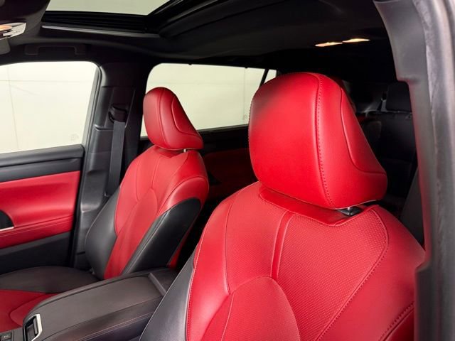 Used 2023 Toyota Highlander XSE image 14