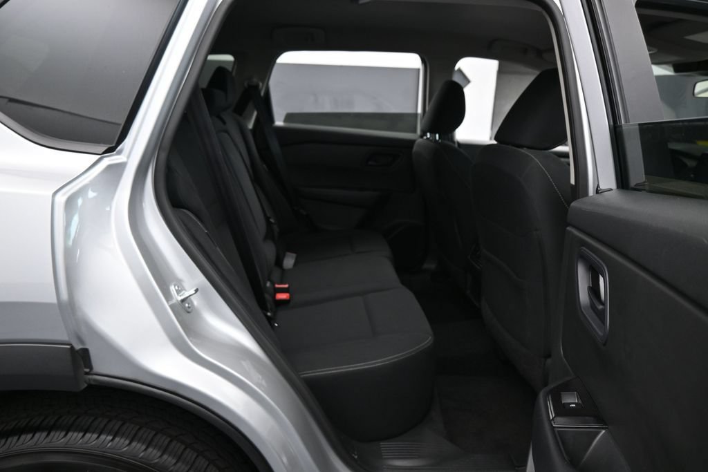 Used 2024 Nissan Rogue S FWD image 34
