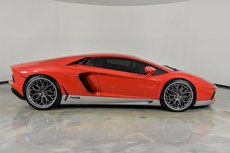Used 2017 Lamborghini Aventador LP 700-4 AWD/4WD image 11