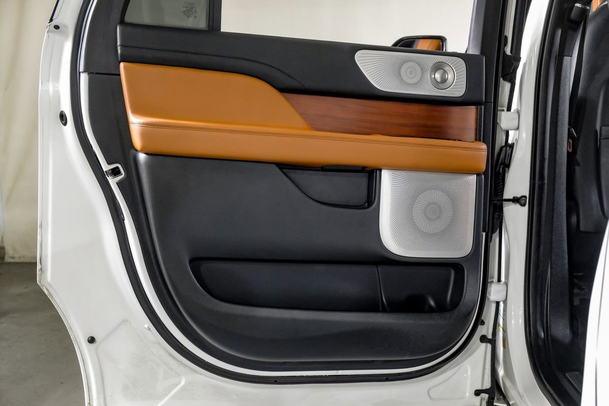 Used 2020 Lincoln Navigator L Reserve w/ Equipment Group 208A Reserve image 38