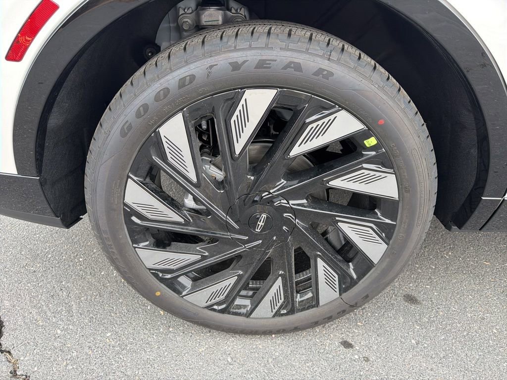 New 2026 Lincoln Nautilus Reserve w/ Jet Appearance Package AWD/4WD image 11