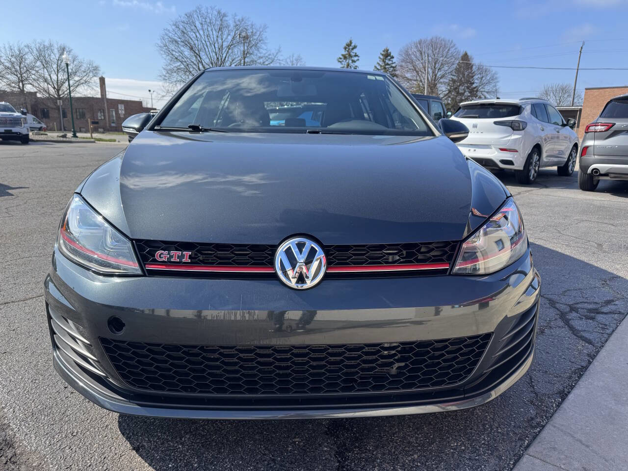 Used 2017 Volkswagen GTI SE image 5